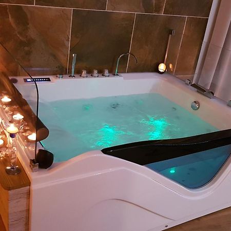 Love Room Jaccuzi Puisserguier Esterno foto